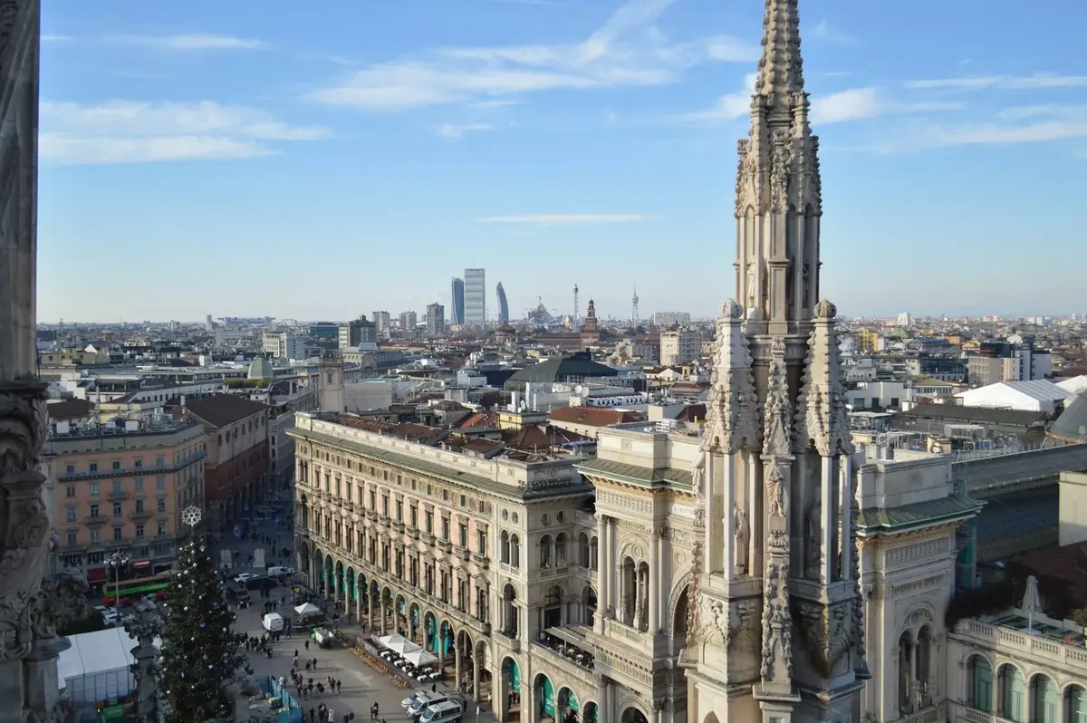 Duomo Rooftop Walk thumbnail 3